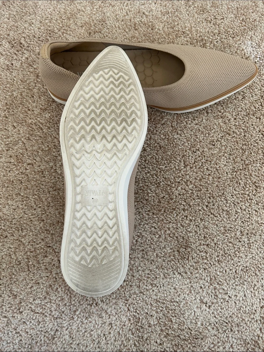 Vivaia Lightweight Pointed-Ballet Flats - Almond